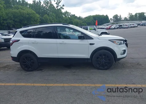 2018 Ford Escape Se z USA, uszkodzony, nr VIN 1FMCU9GD8JUA83682